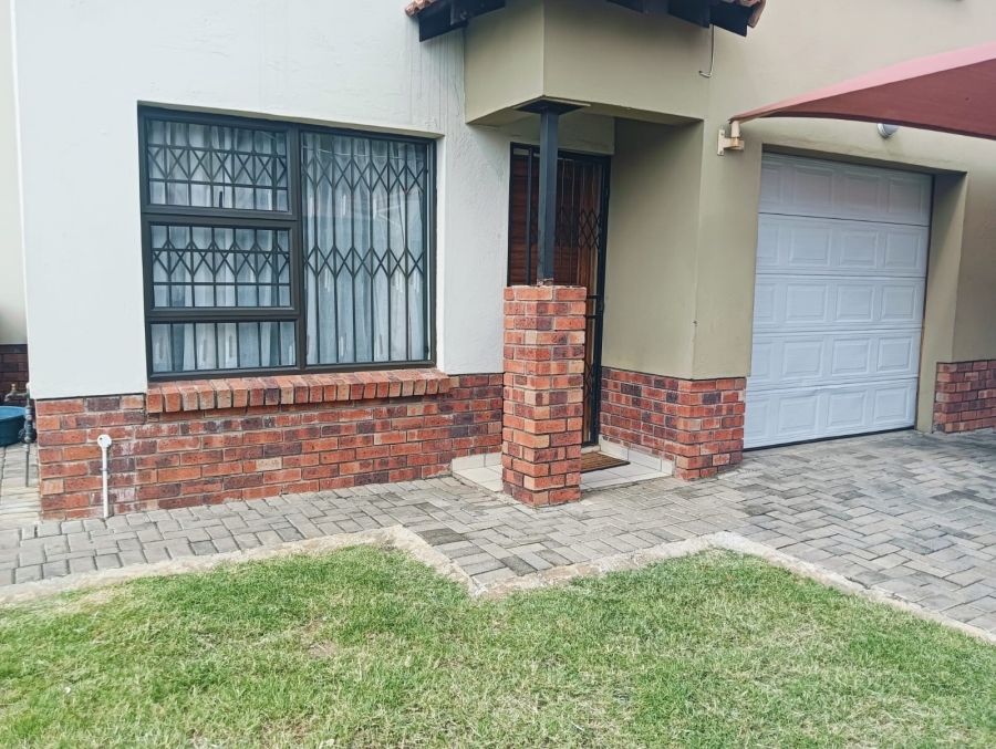 3 Bedroom Property for Sale in Waterval East North West